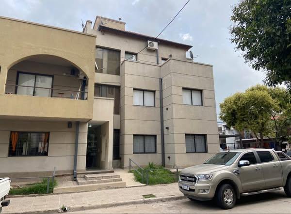 Departamento a La Calle 2 Dor 1 Baño Patio Cochera 2