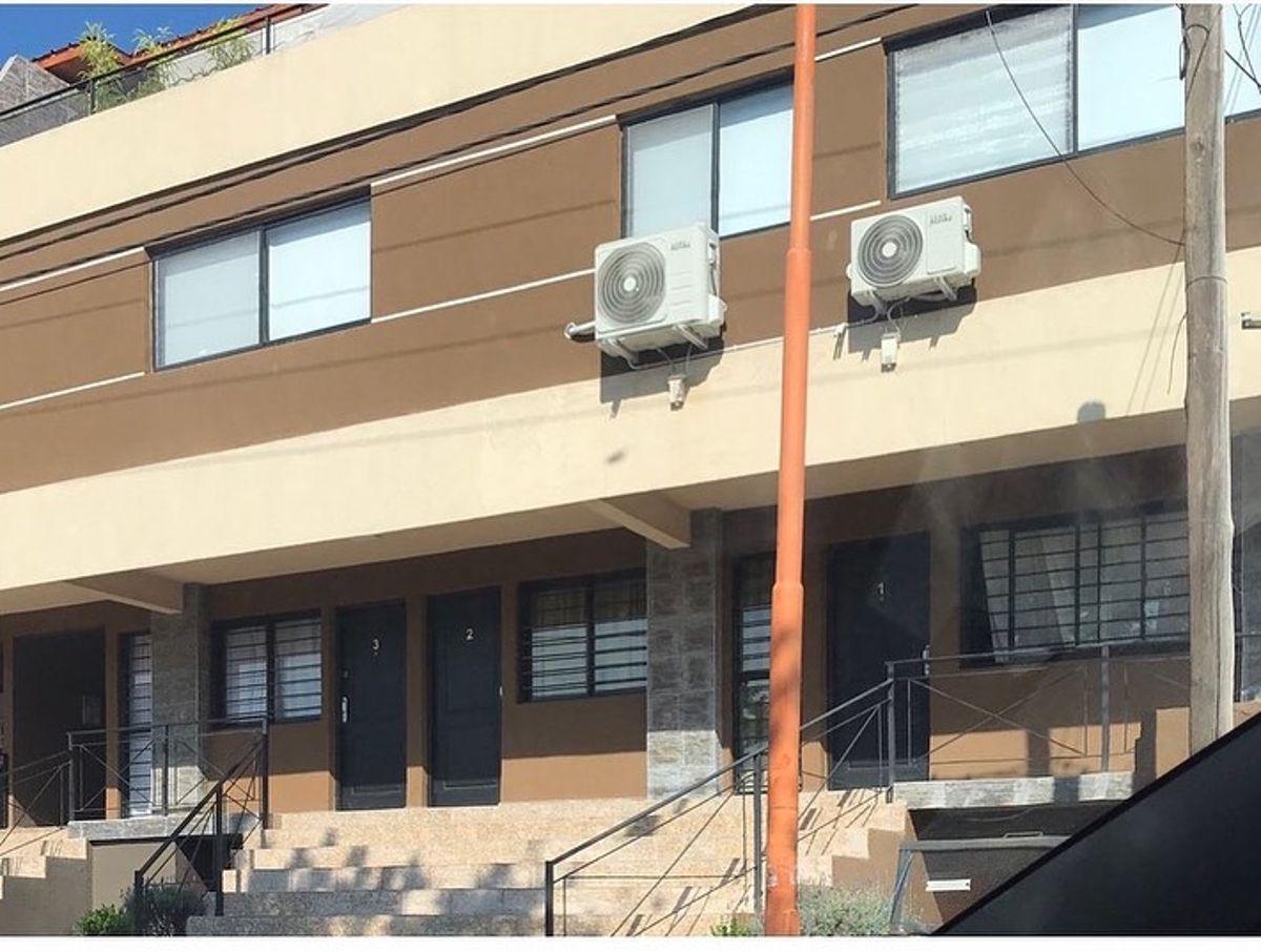 DEPARTAMENTO CON BALCON Y PILETA