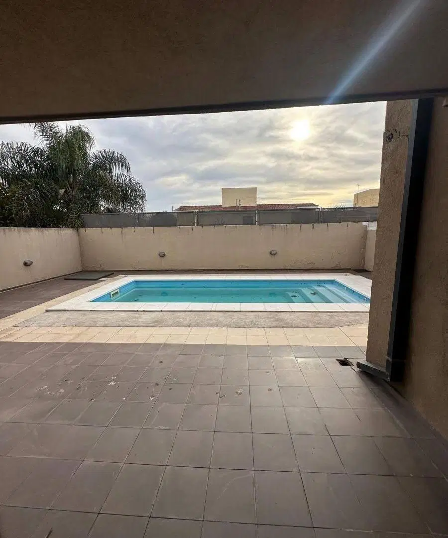 DEPARTAMENTO CON PILETA COCHERA BALCON 1