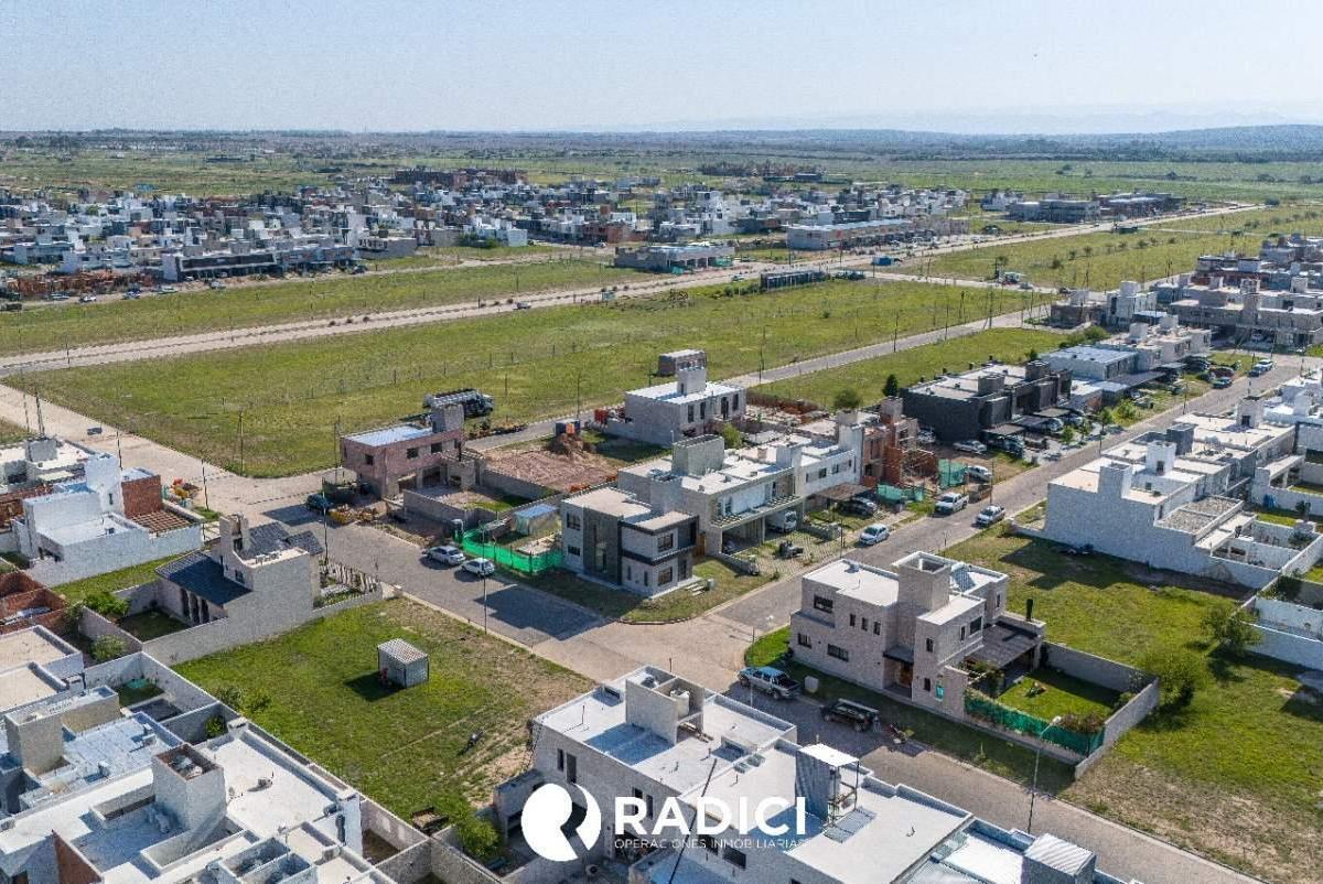 Venta Excelente Duplex en Prados de Manantiales - 3 Dorm. - Patio C Asador! Lo Vemos 2