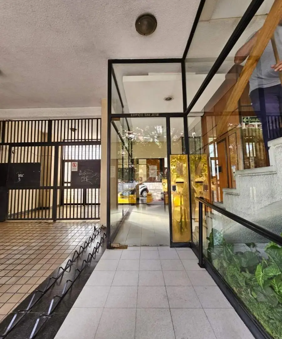 VENTA A METROS DEL PATIO OLMOS - PISO COMPLETO C 4 DOMITORIOS, ESCRITORIO Y COCHERA EN SS - LO VEMOS 2