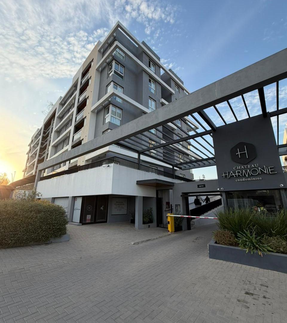 VENTA DE DEPARTAMENTO PREMIUM EN HARMONIE CHATEAU CON VISTA A LAS SIERRAS Y COCHERA