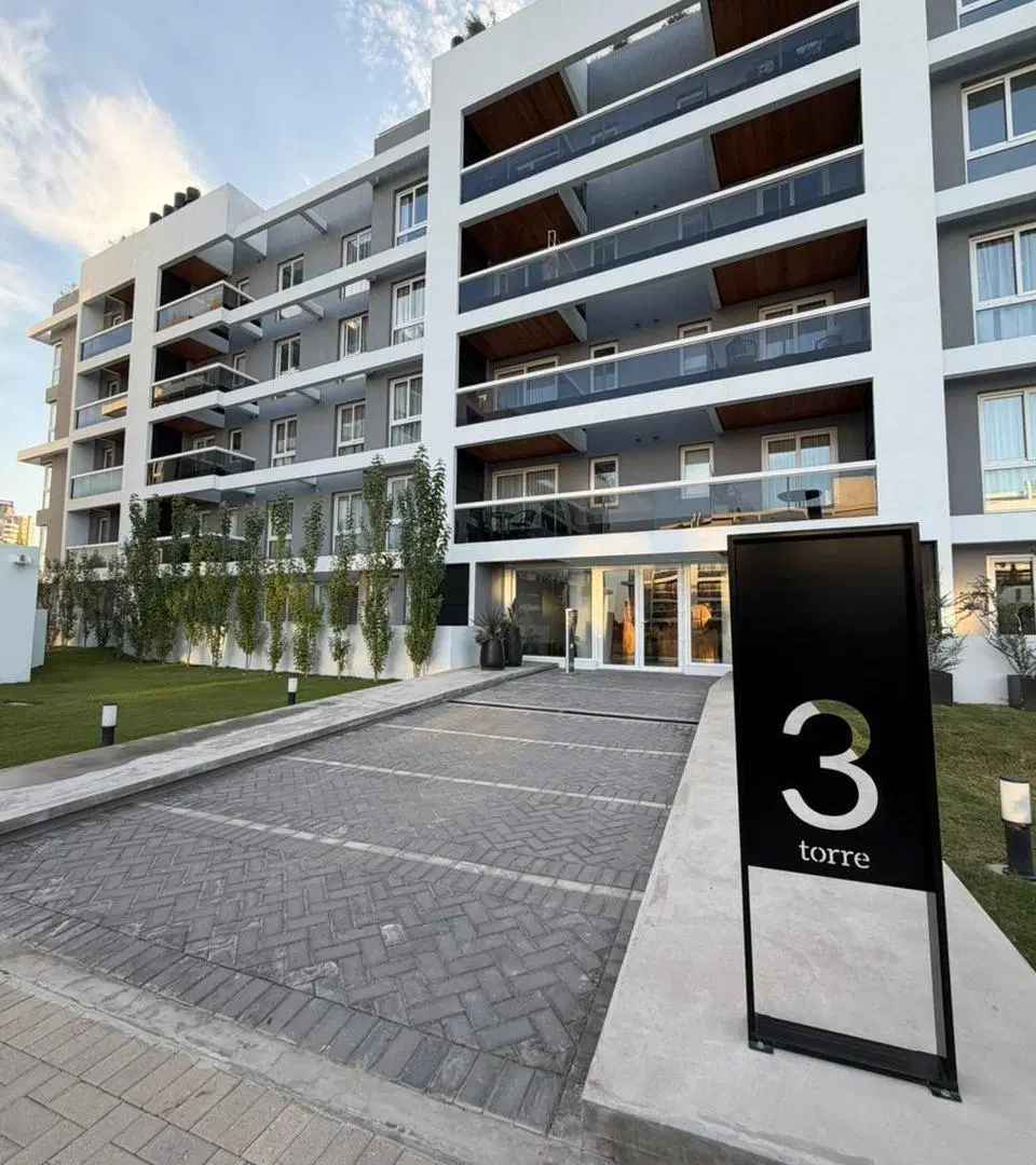VENTA DE DEPARTAMENTO PREMIUM EN HARMONIE CHATEAU CON VISTA A LAS SIERRAS Y COCHERA 3