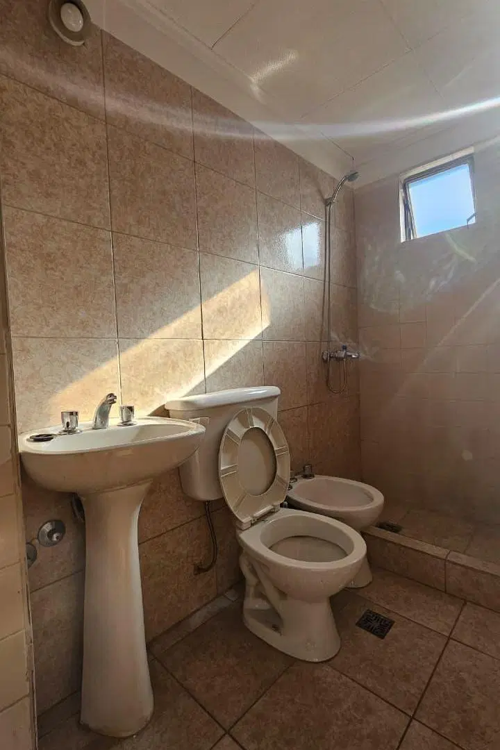 SE VENDE MONOAMBIENTE EN EL CORAZON DE ALTO ALBERDI CON ESCRITURA Y POSESION INMEDIATA. 3