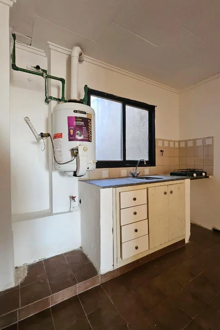 SE VENDE MONOAMBIENTE EN EL CORAZON DE ALTO ALBERDI CON ESCRITURA Y POSESION INMEDIATA. 2
