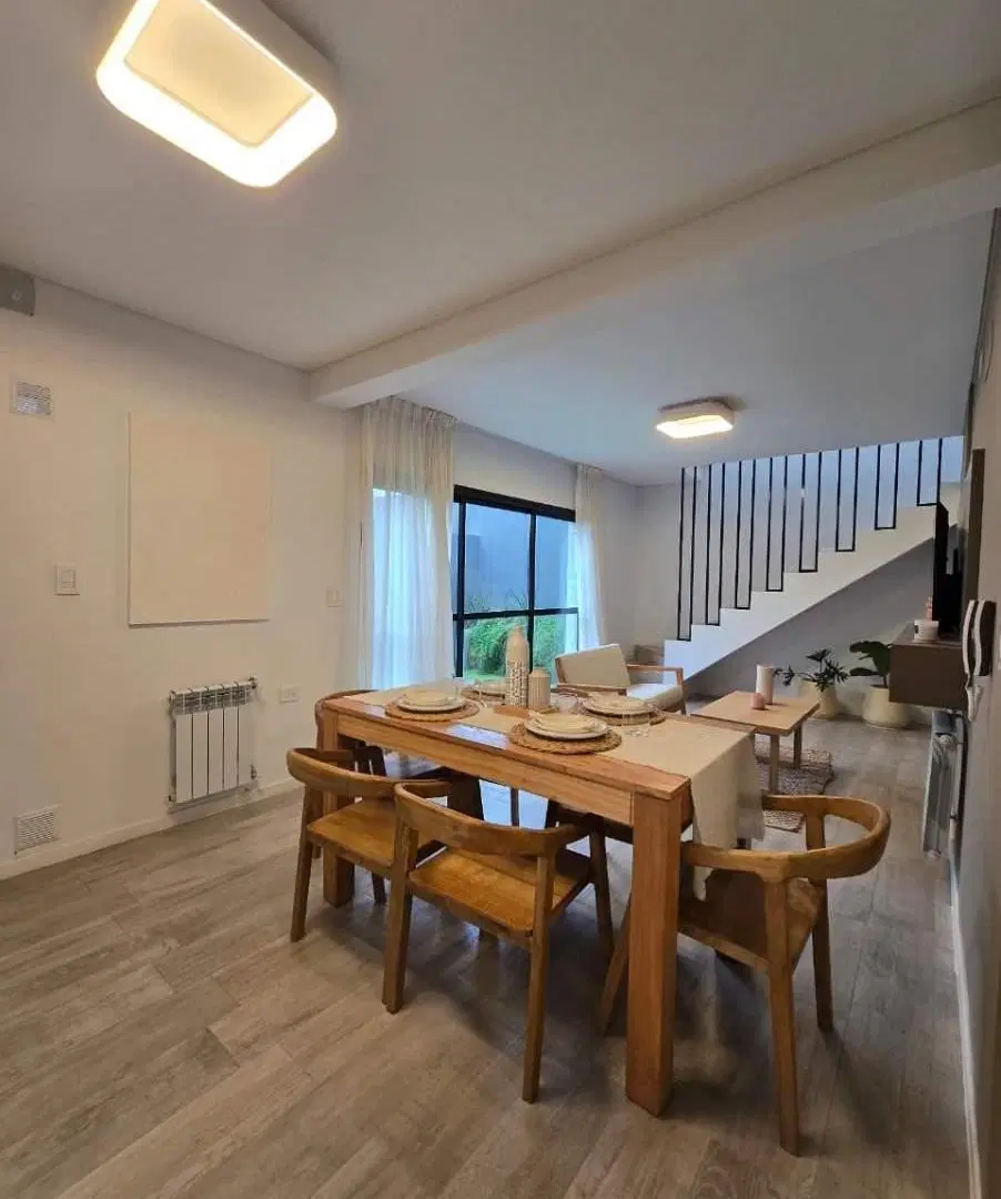 VENTA DUPLEX DE 3 DORMITORIOS EN BARRIO NUEVO POETA LUGONES!! NO DEJES PASAR ESTA OPORTUNIDAD! 4