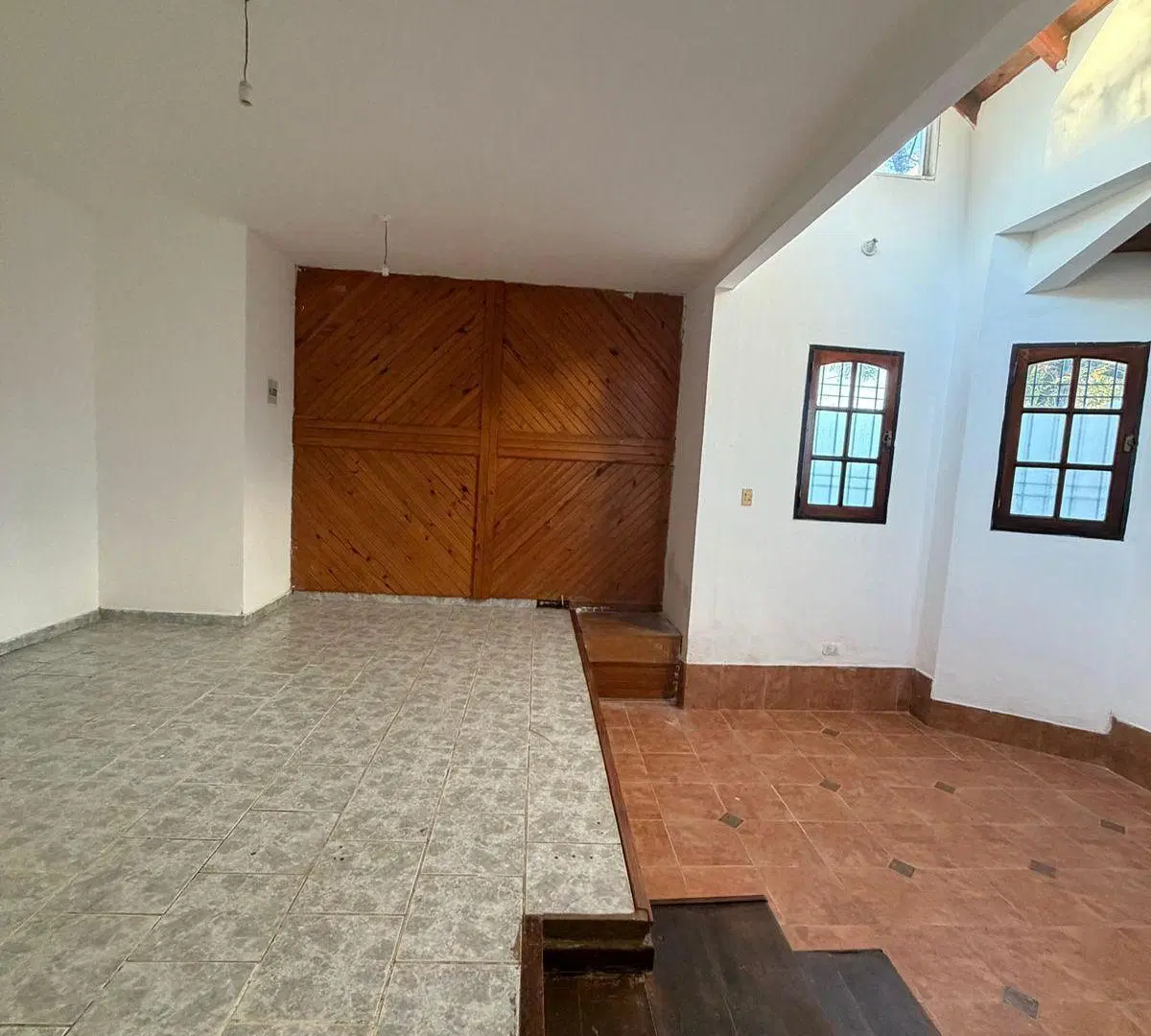 SE VENDE AMPLIA CASA EN EL CORAZÓN DE GRANJA DE FUNES LISTA PARA QUE SEA TU PRÓXIMO HOGAR. 2