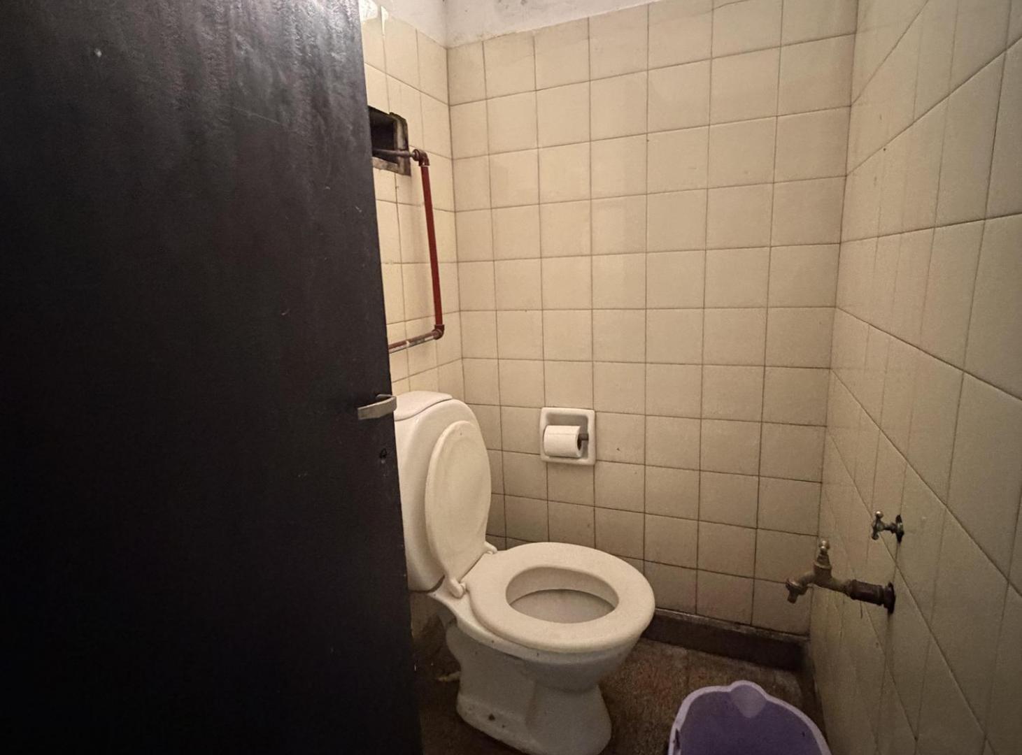 Foto de VENTA LOCAL COMERCIAL IDEAL PARA INVERSION!! NO LO DEJES PASAR!!, imagen 3