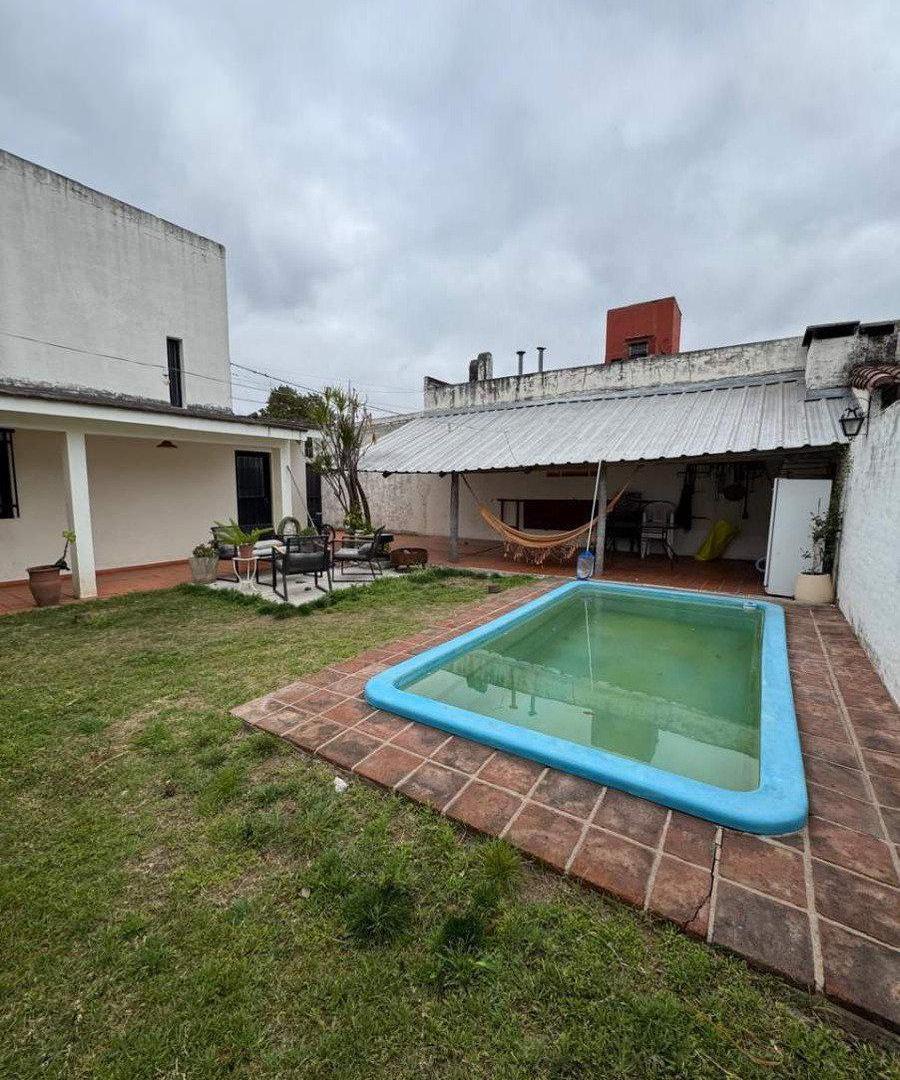 Foto de Venta Casa con pileta, quincho y cochera para 3 vehículos ¿La conocés, imagen 4