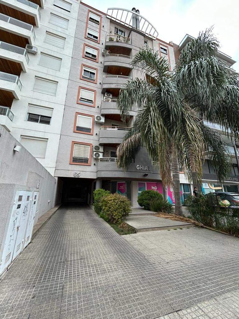 Foto de LOCAL EN VENTA EN PLENO CENTRO 70 M2 Y RENTA VIGENTE, imagen 2