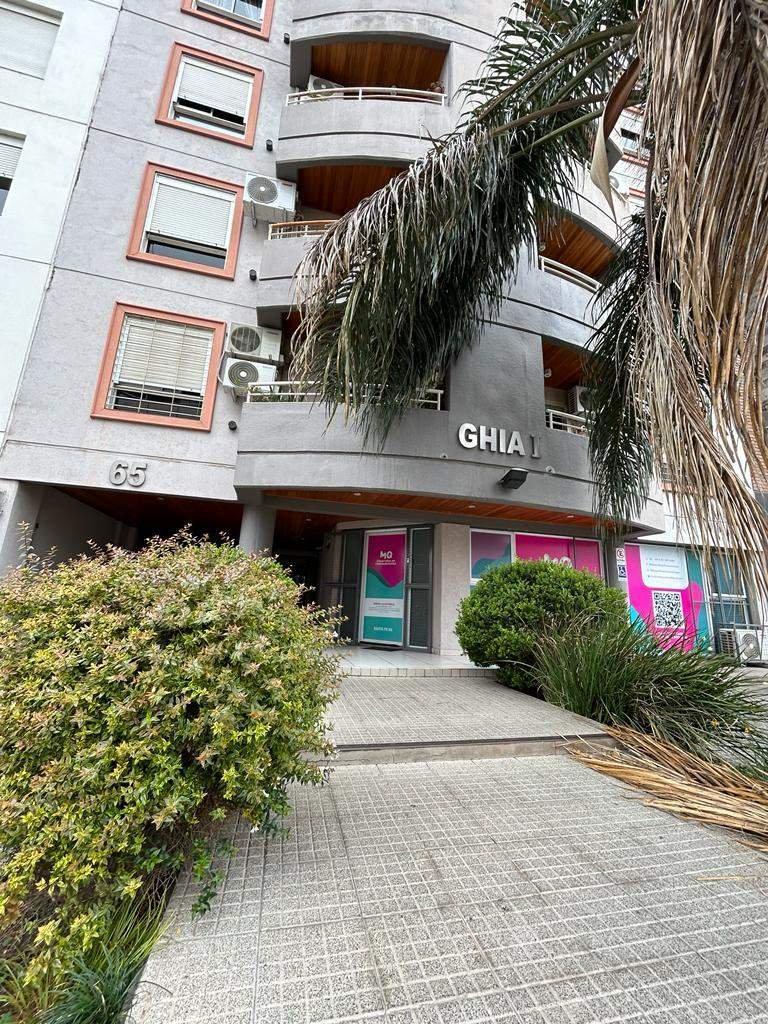 Foto de LOCAL EN VENTA EN PLENO CENTRO 70 M2 Y RENTA VIGENTE, imagen 1