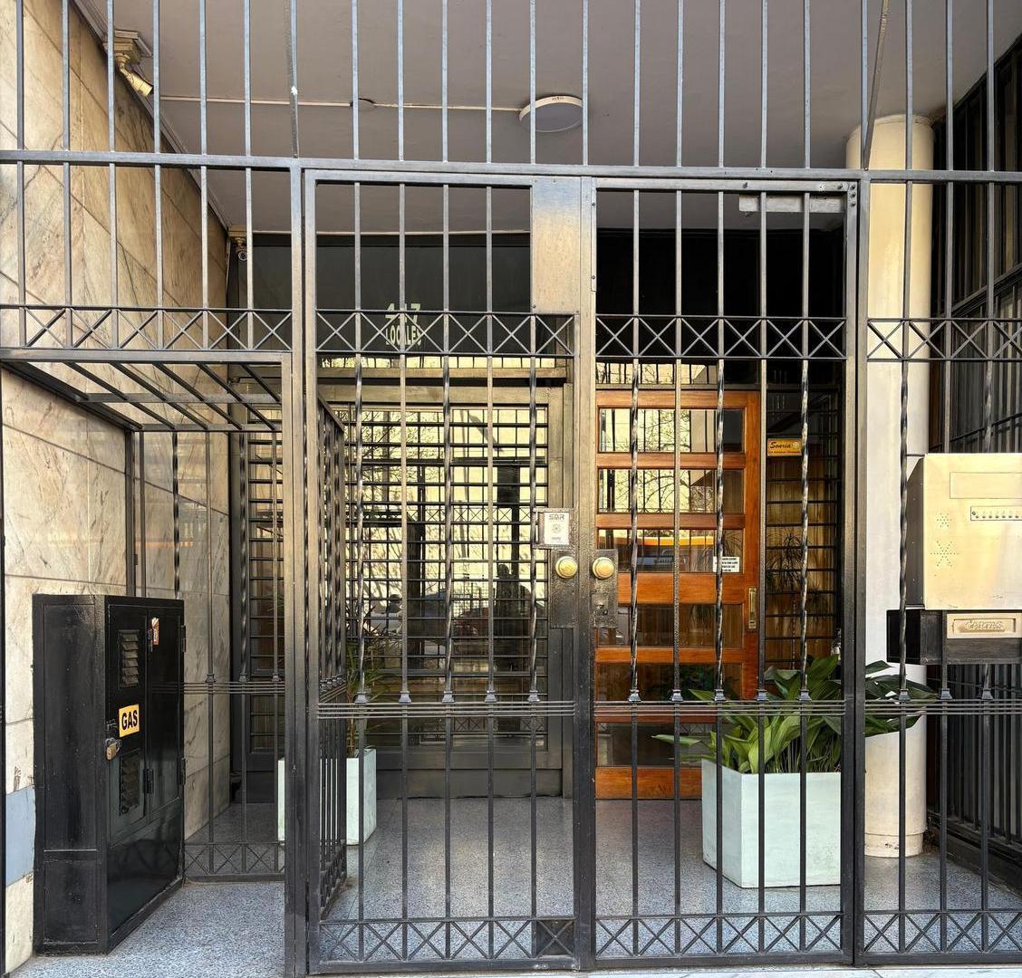 Foto de VENTA DEPARTAMENTO DE PISO COMPLETO EN EL CENTRO, imagen 2