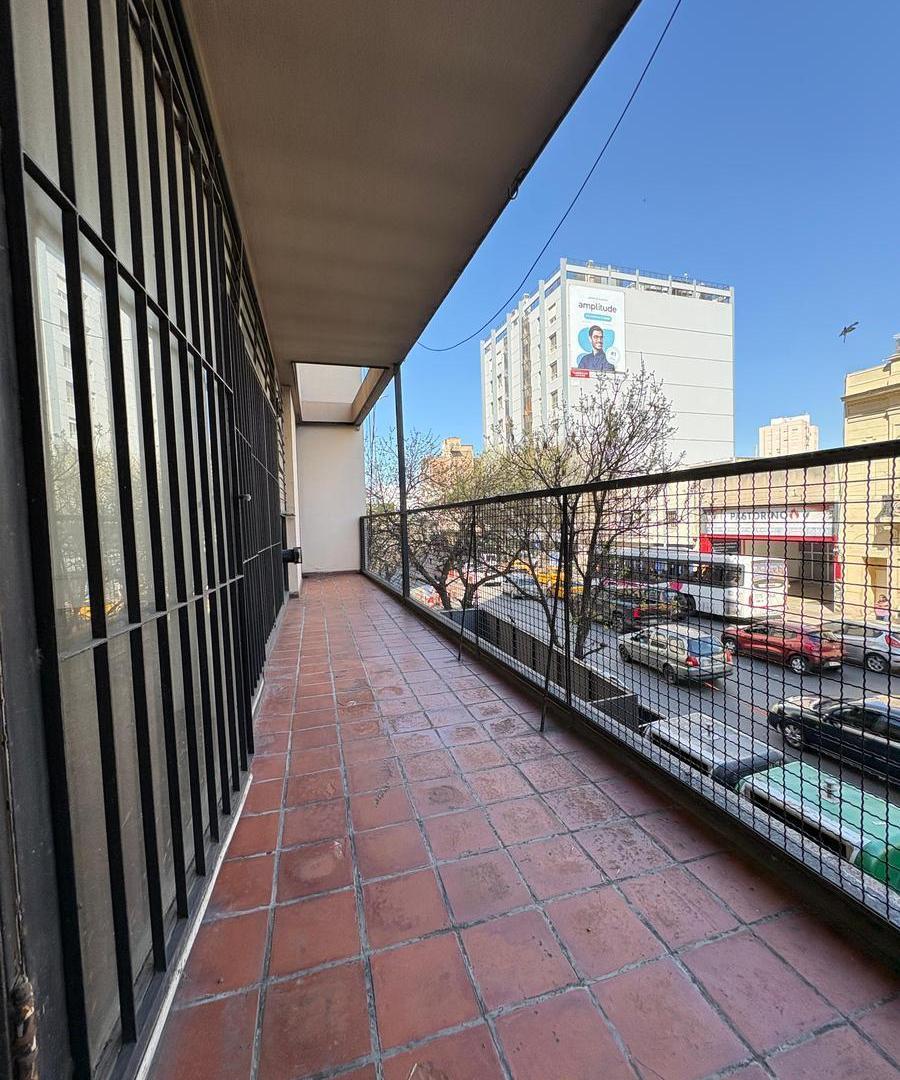 Foto de VENTA DEPARTAMENTO DE PISO COMPLETO EN EL CENTRO, imagen 5
