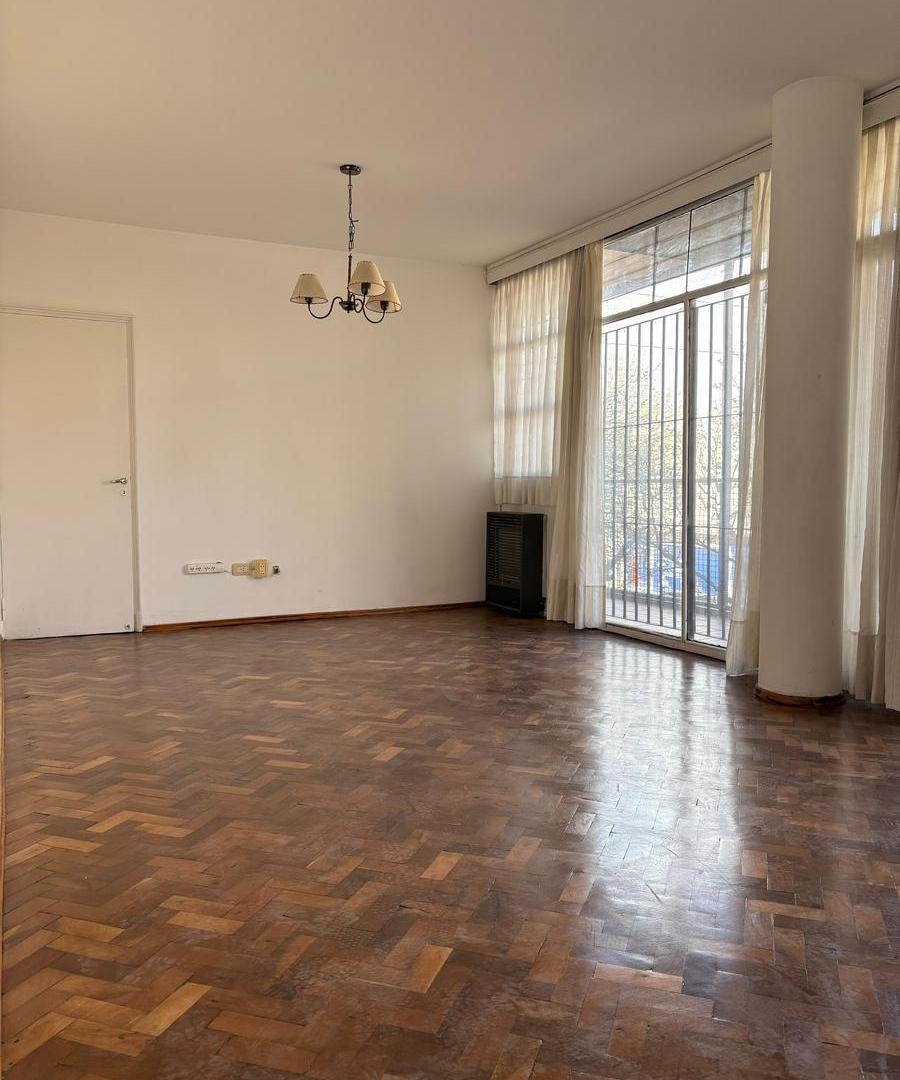 Foto de VENTA DEPARTAMENTO DE PISO COMPLETO EN EL CENTRO, imagen 3