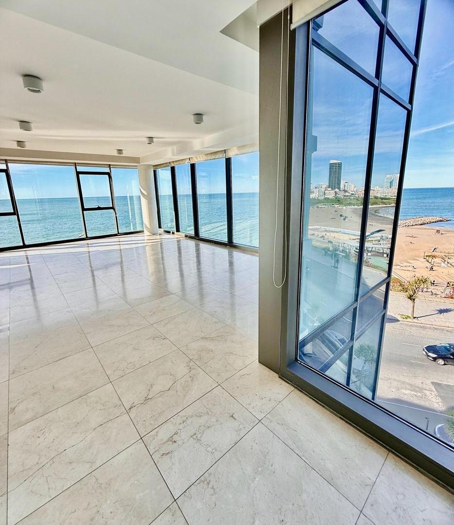 Piso en edificio de categoría en la mejor vista de Varese