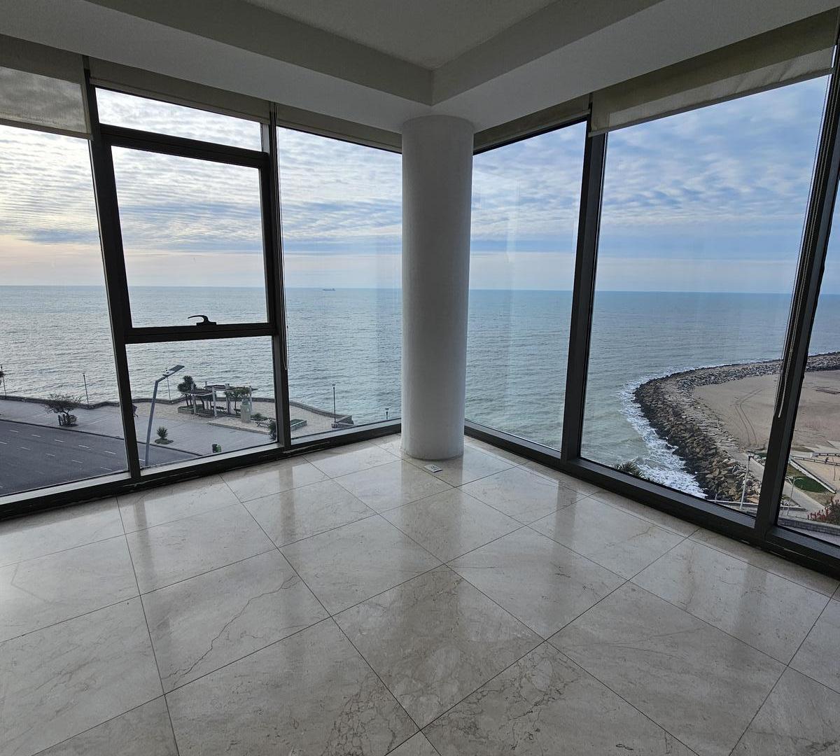 Foto de Piso en edificio de categoría en la mejor vista de Varese, imagen 2
