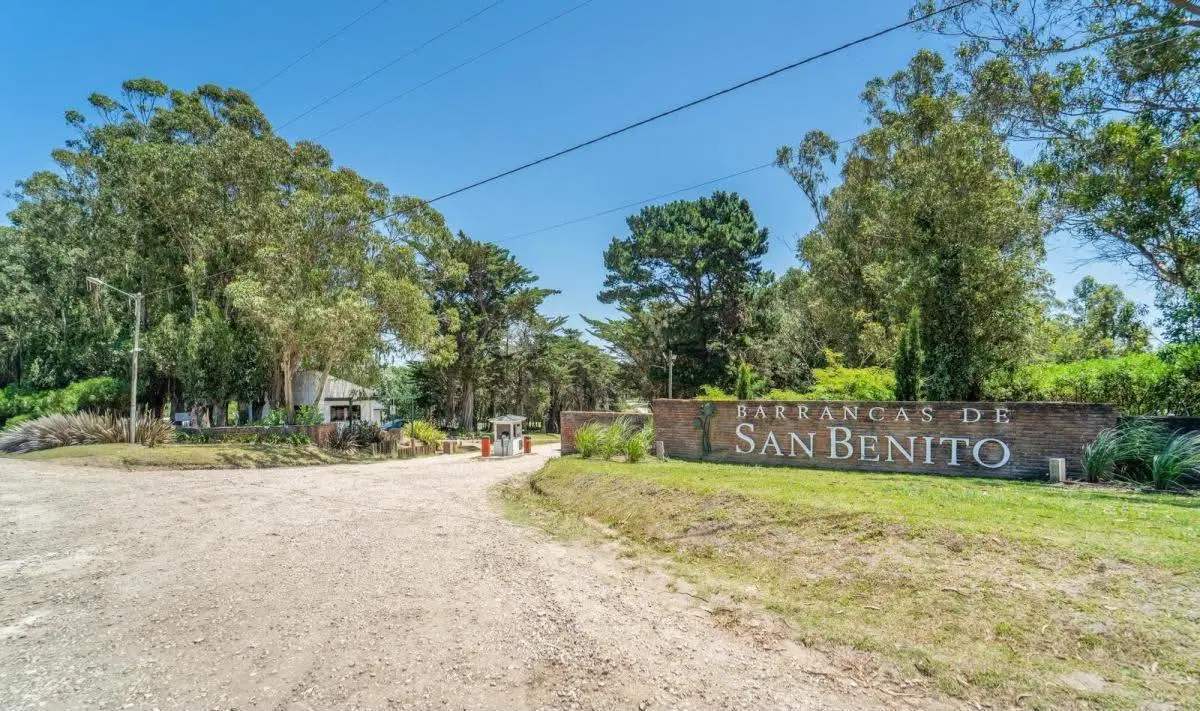 Terreno en Barrancas de San Benito Country Club 3