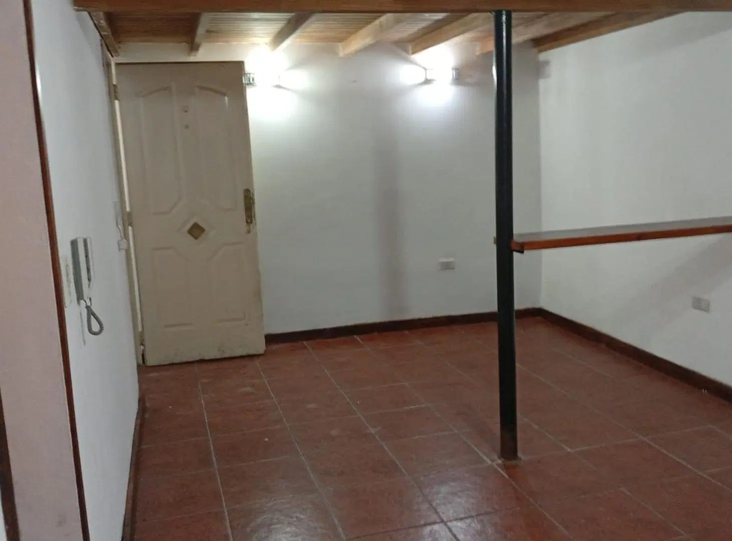 MONOAMBIENTE EN ZONA CENTRICA 4
