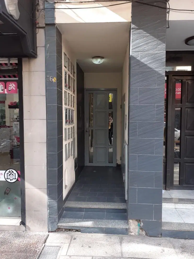 Dpto 2 amb. Al fte 2°piso ramos mejía centro 4