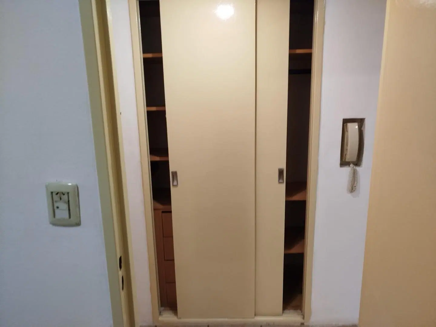 Dpto 2 amb. Al fte 2°piso ramos mejía centro 3