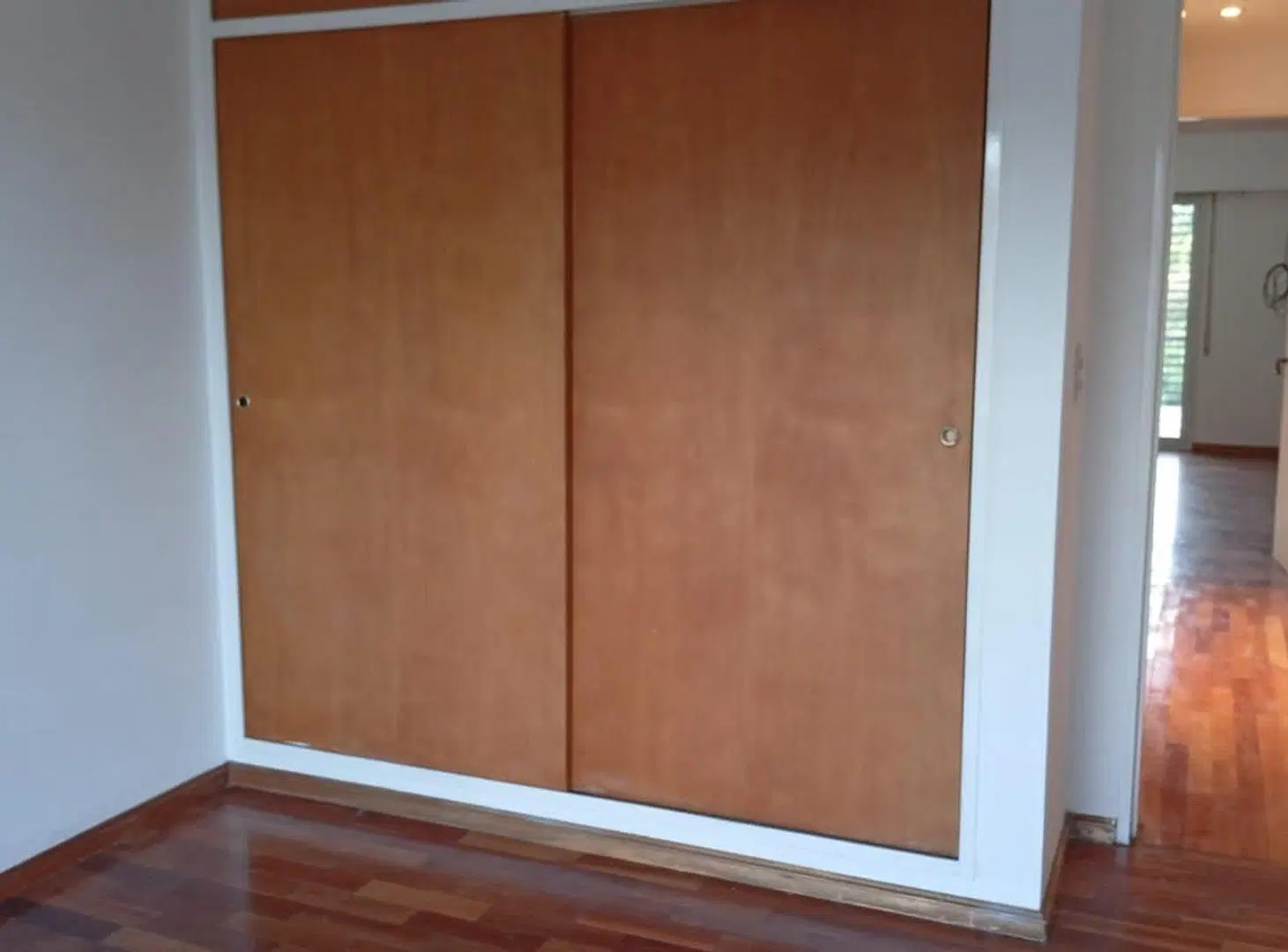 TRIPLEX CON COCHERA 3