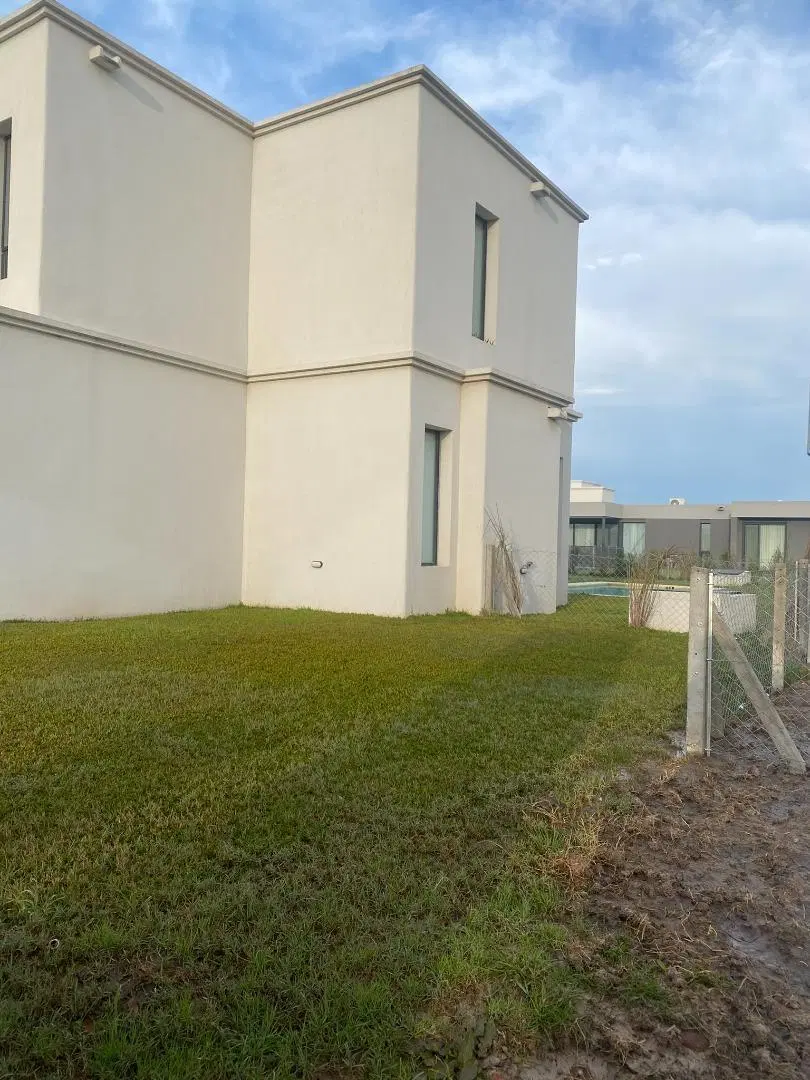 CASA EN BARRIO LA MAGDALENA A ESTRENAR 4