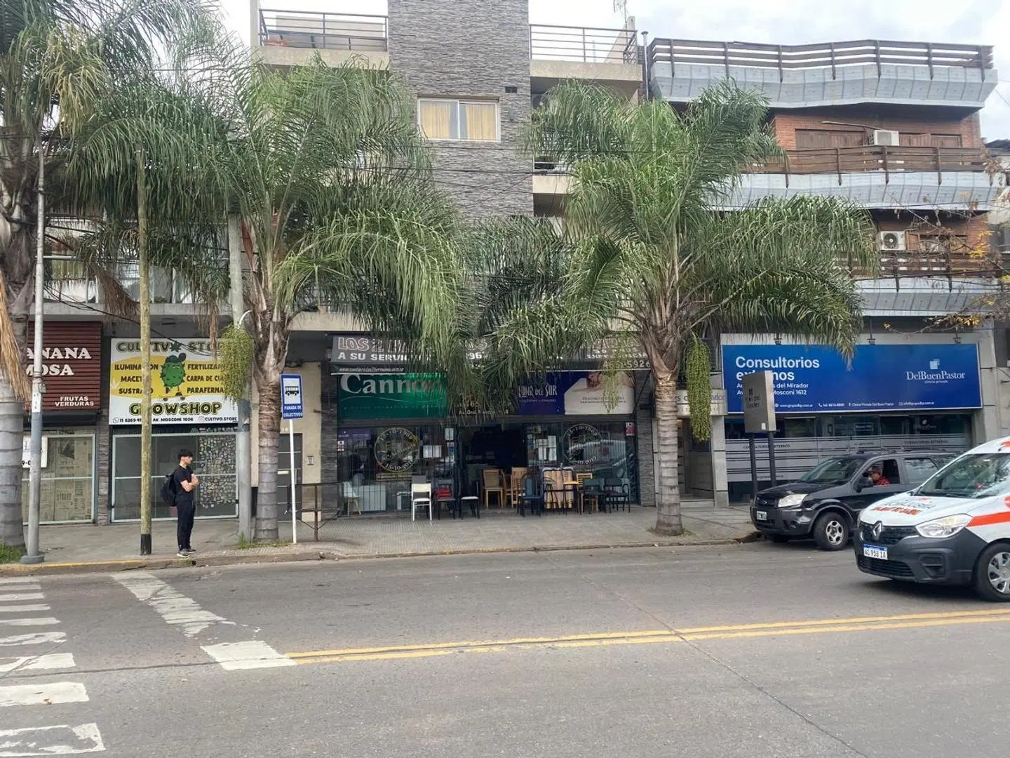 LOCAL A LA VIA PUBLICA EXCELENTE ZONA 1