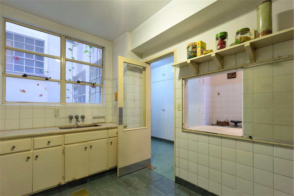 Venta - Piso Alto Exclusivo - Recoleta - Prime Location - 4 Dorm. - 2 Cocheras 4
