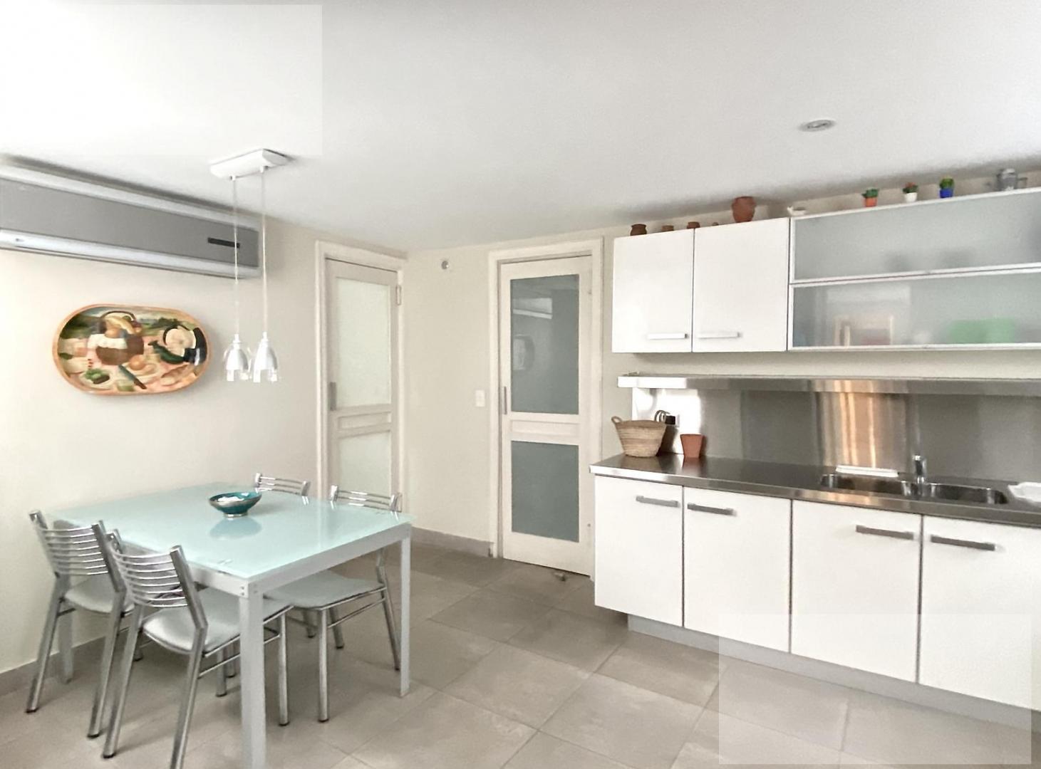 Foto de Departamento-Alquiler-Piso Alto Renovado-2 Suites-Cochera-RESERVADO, imagen 5