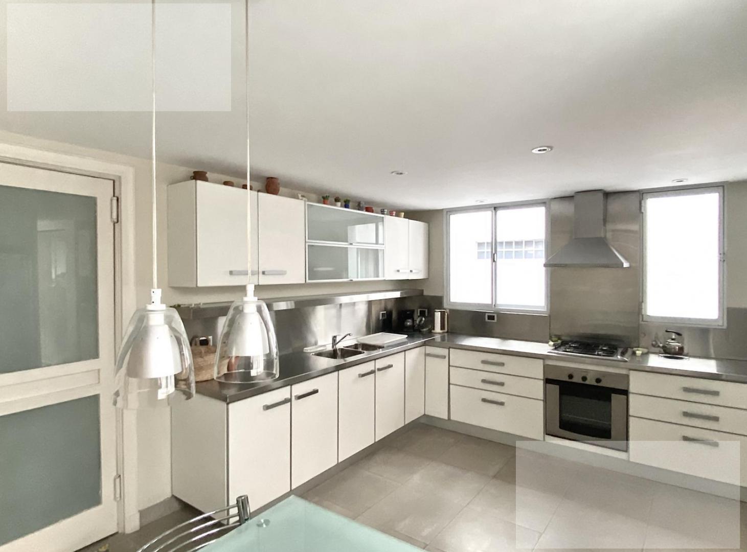 Foto de Departamento-Alquiler-Piso Alto Renovado-2 Suites-Cochera-RESERVADO, imagen 3