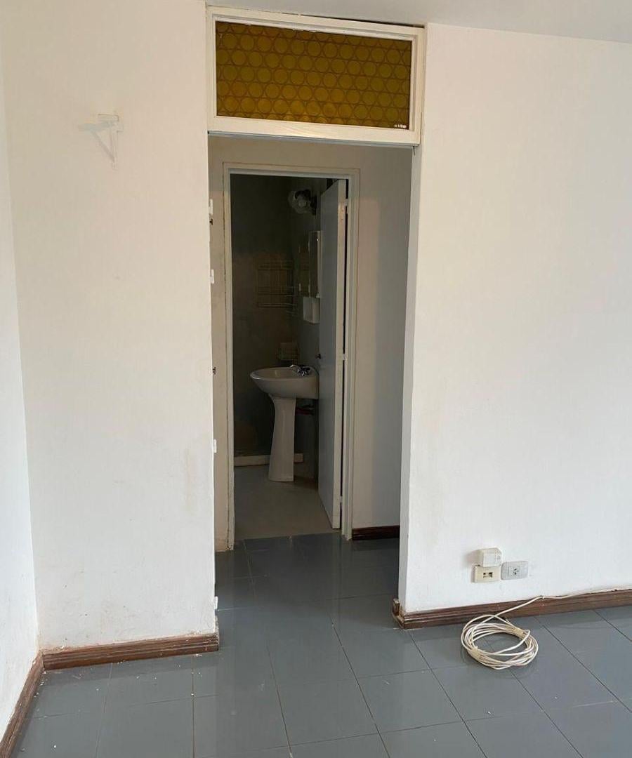 Foto de ALQUILO DEPARTAMENTO DE 1 DORMITORIO FRENTE TRIBUNALES, imagen 2