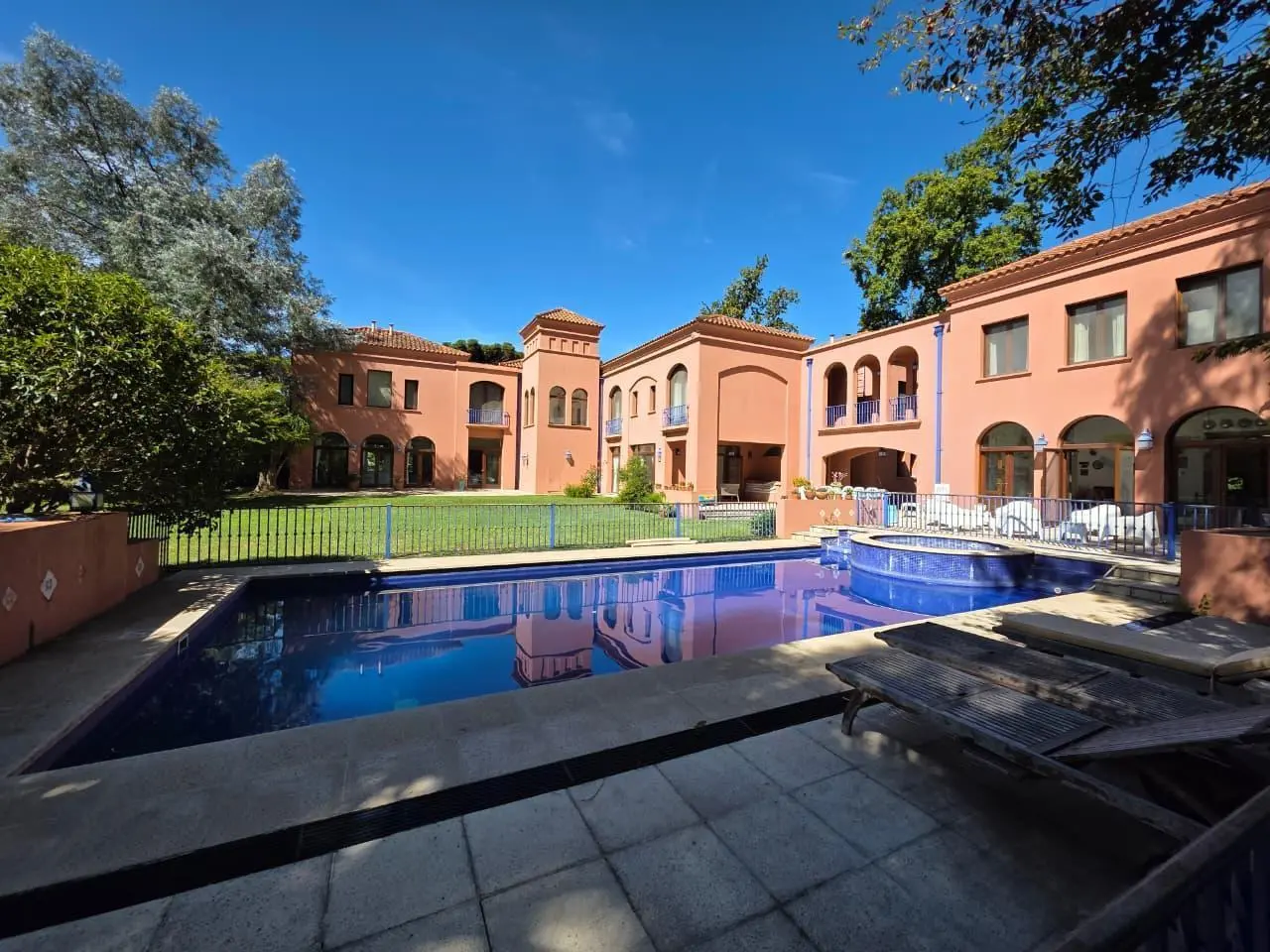 Casa en Abril Club De Campo 2