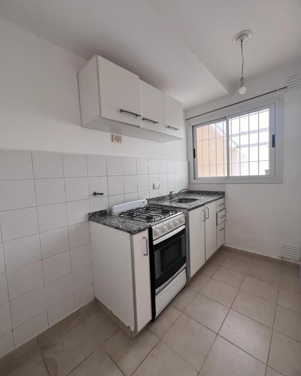 Departamento 2 Dorm., Alberdi, Patio y Asador. 1