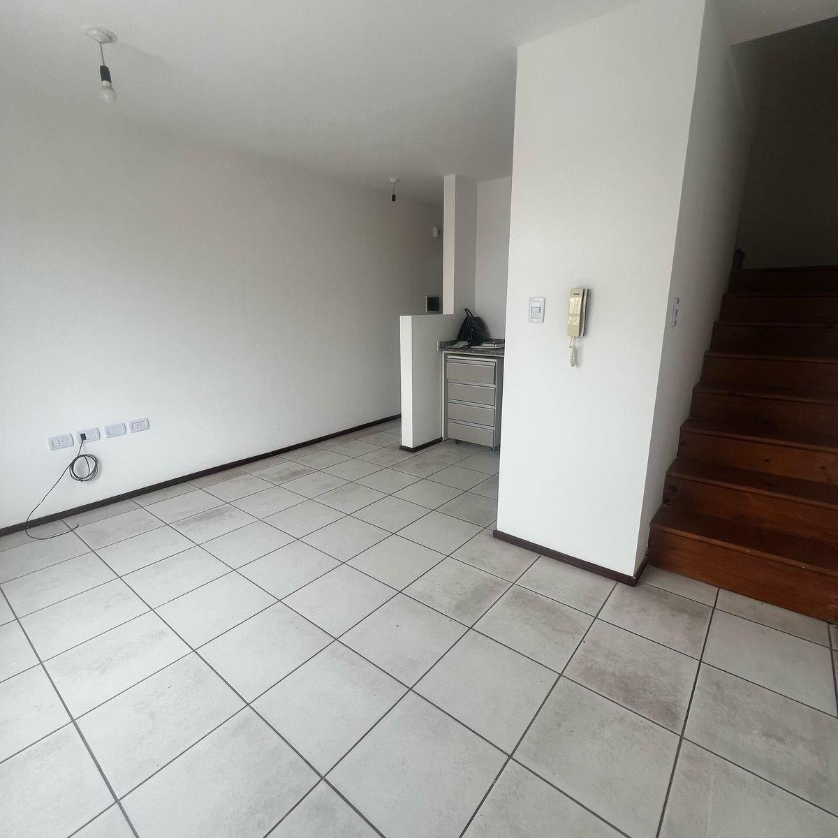 Oportunidad Amplio Loft Alto Alberdi! con Escritura! 2