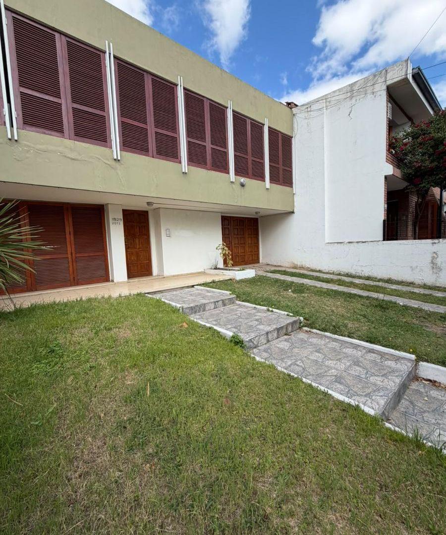 Foto de Se alquila casa en Barrio Maipú 4 dormitorios y pileta, imagen 2
