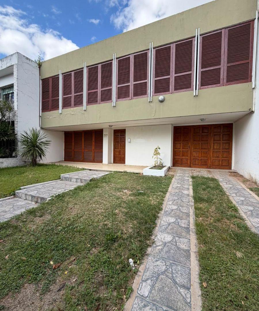 Foto de Se alquila casa en Barrio Maipú 4 dormitorios y pileta, imagen 1