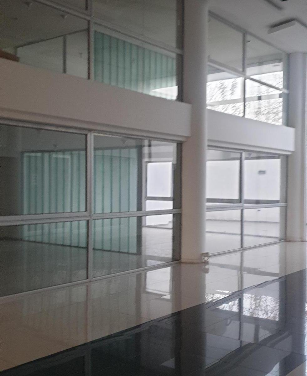 Alquilo Local Comercial en Carlos Paz 3
