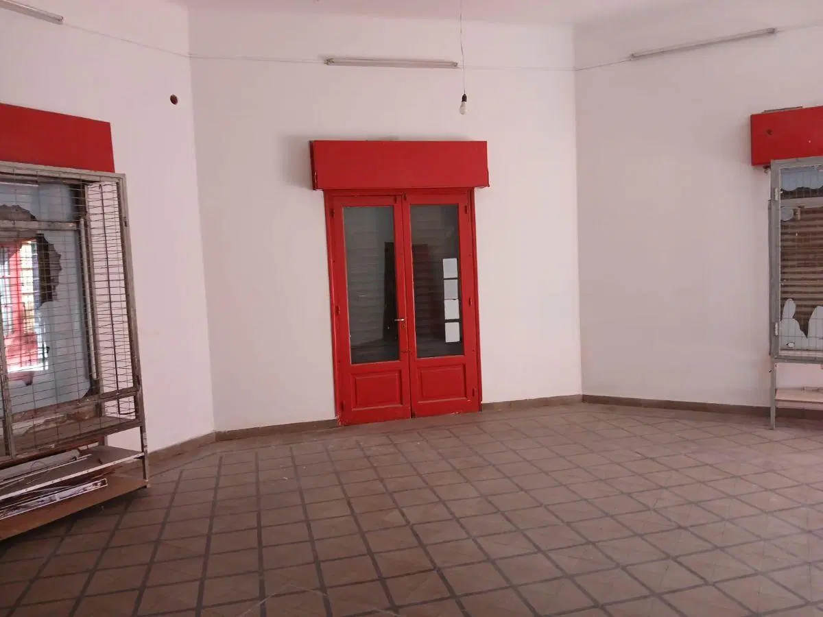 Vendo local comercial en 24 de septiembre y Gavilán 3
