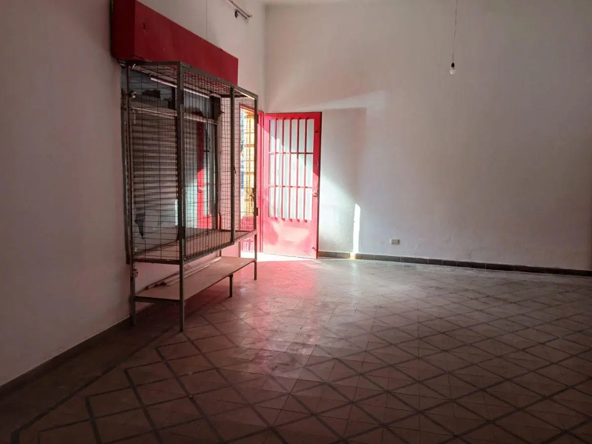 Vendo local comercial en 24 de septiembre y Gavilán 5