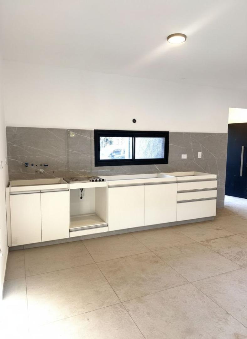 Foto de VENTA - Casa 2 Dorm. Villa Catalina A Estrenar, imagen 1