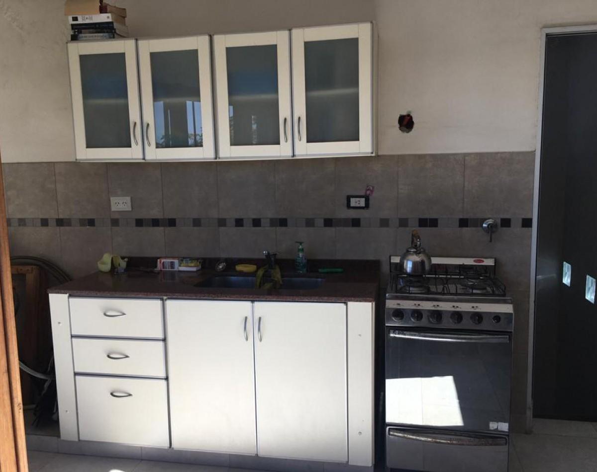 PH Tipo Casa en Tres Niveles - Ideal Dos Familias - Segurola Esq. Eva Peron - Lanus Oeste 1
