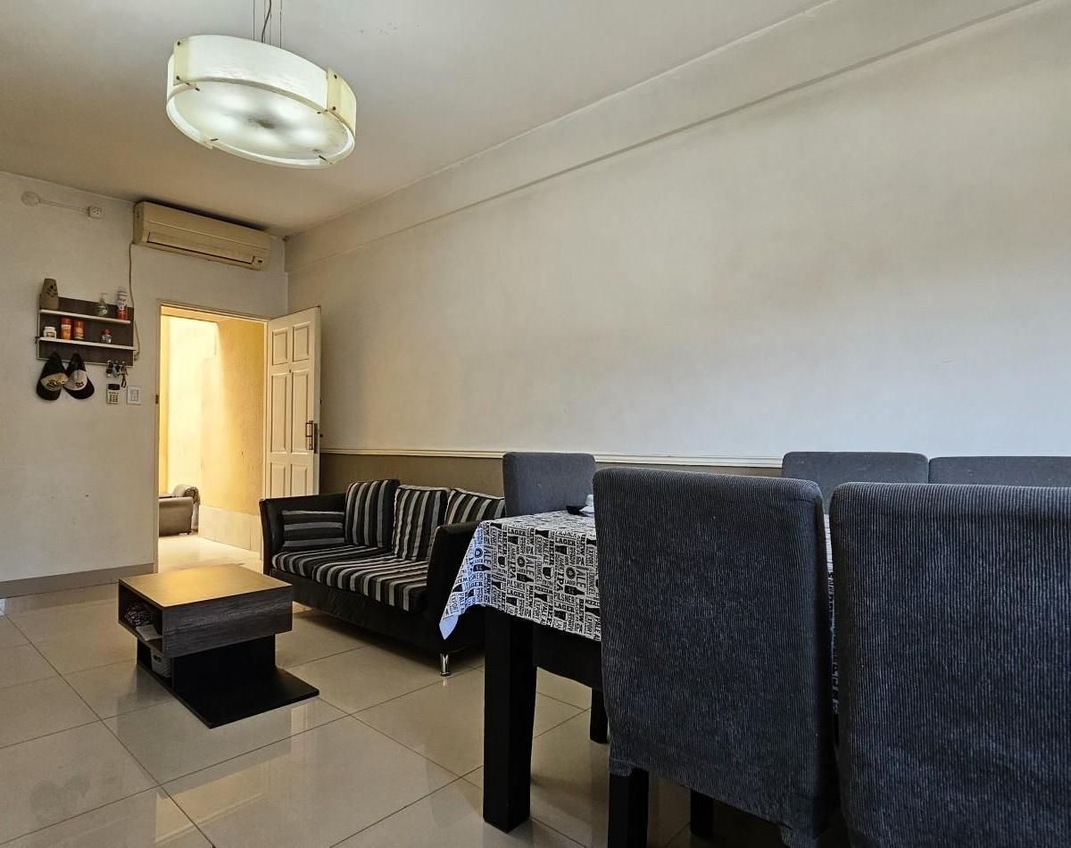 Departamento de 3 Amb. 1er Piso Al Frente - Av Rivadavia 1950 - Valentin Alsina 5
