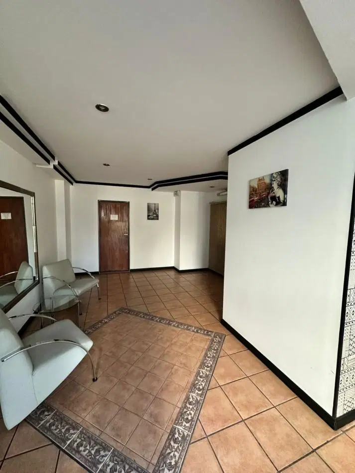 **$480.000.-** - Dpto. 2 Amb. en ALQUILER - Av- Hipolito Yrigoyen al 6300.- Remedios de Escalada 3