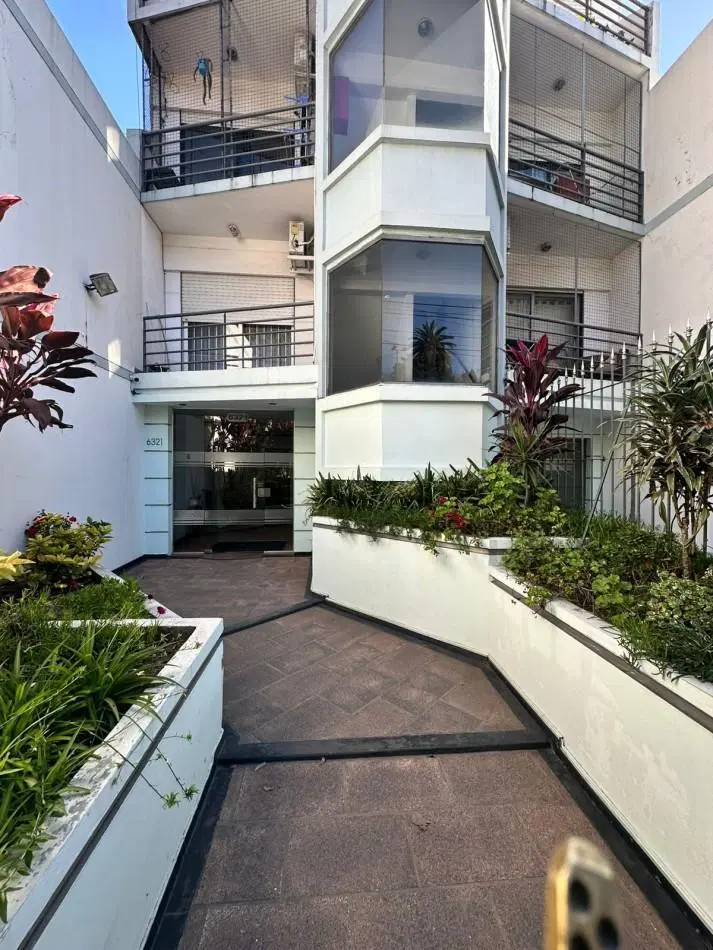 **$480.000.-** - Dpto. 2 Amb. en ALQUILER - Av- Hipolito Yrigoyen al 6300.- Remedios de Escalada 2