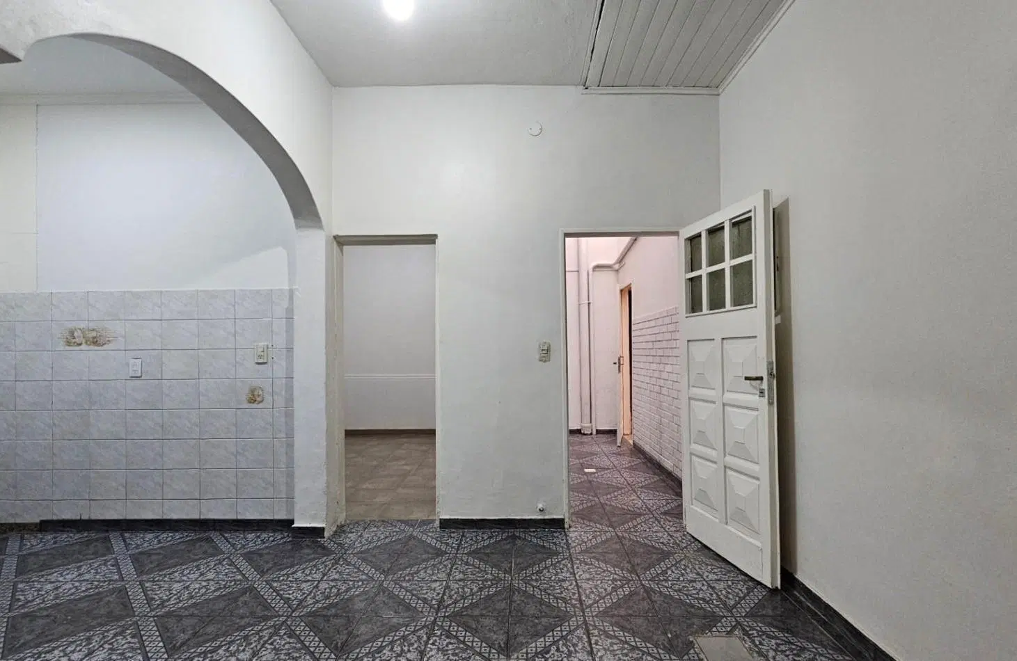**$450.000.-** - Dpto. 2 Amb. en alquiler ¡¡NO ABONA EXPENSAS¡¡ - Planta Baja Interno -- Sayos 3040 4