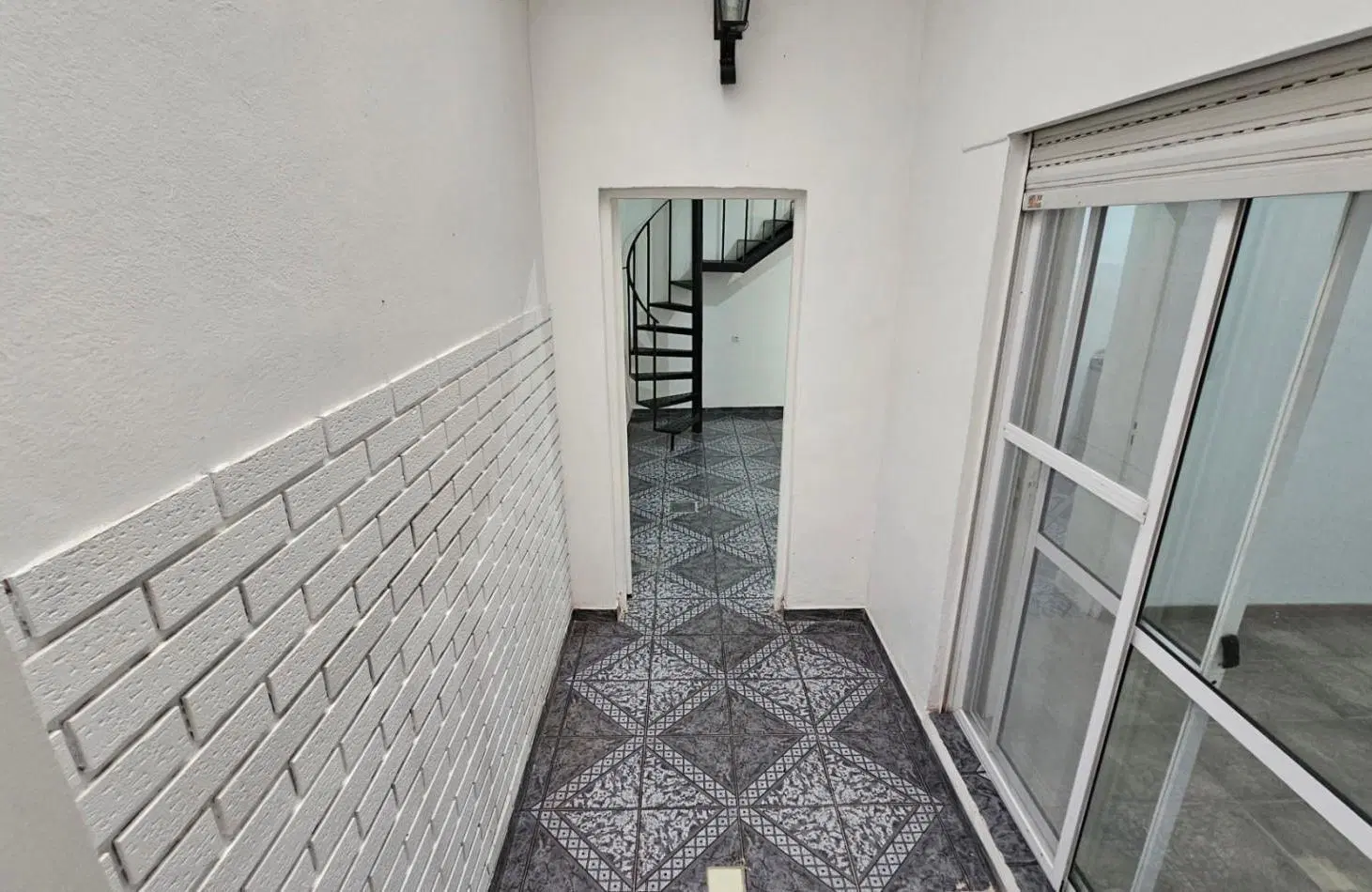 **$450.000.-** - Dpto. 2 Amb. en alquiler ¡¡NO ABONA EXPENSAS¡¡ - Planta Baja Interno -- Sayos 3040 5