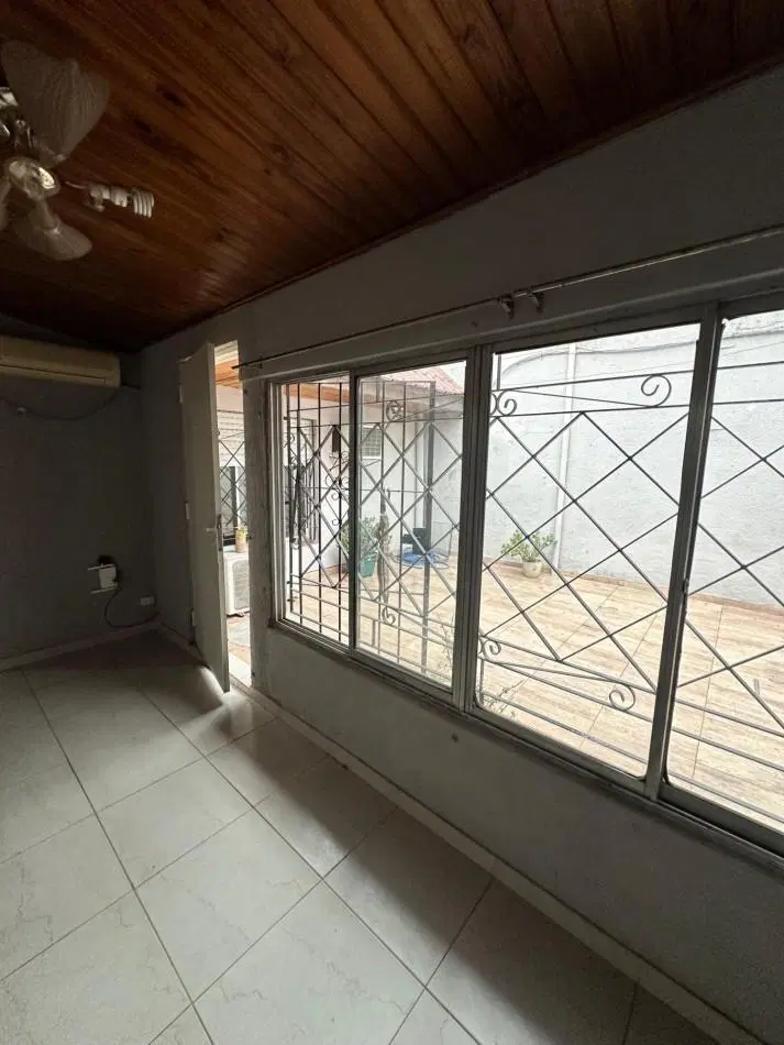 **$680.000.-** - ALQUILER PH INTERNO 2AMB y MEDIO CON AMPLIO PATIO - Dr. Galvez al 800 - Lanus Este 1