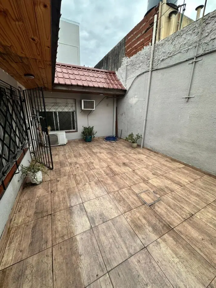 **$680.000.-** - ALQUILER PH INTERNO 2AMB y MEDIO CON AMPLIO PATIO - Dr. Galvez al 800 - Lanus Este 2
