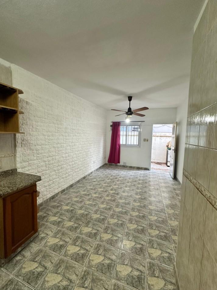 Foto de ALQUILER PH INTERNO 3 AMB. CON PATIO - NO ABONA EXPENSAS - Av, imagen 4