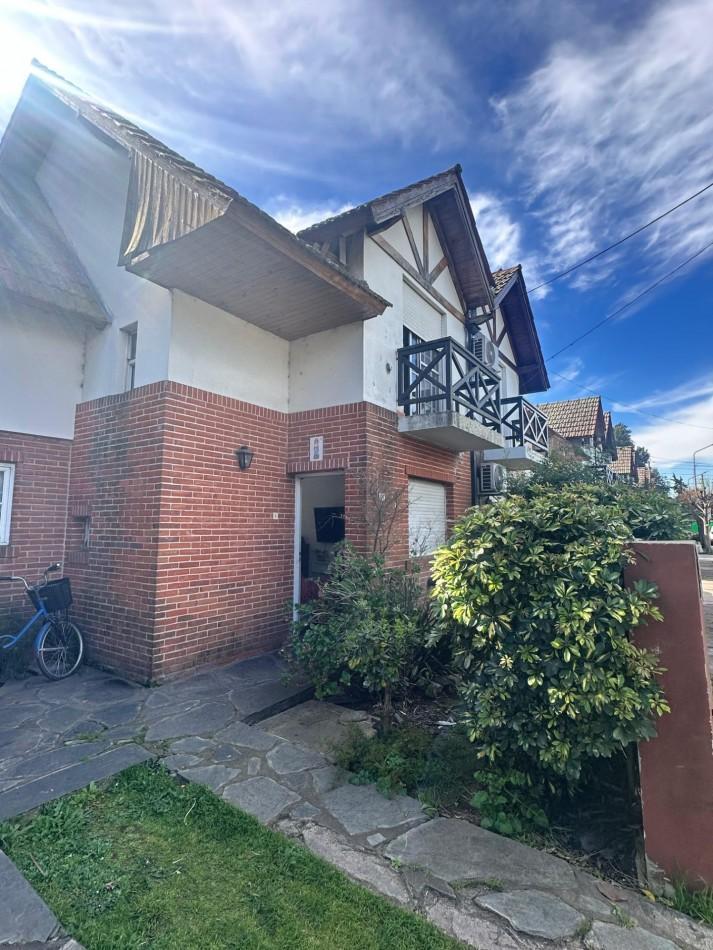 Foto de Casa en Venta de 4 Ambientes S/ lote 210 m2 en Barrio Cerrado Los, imagen 2